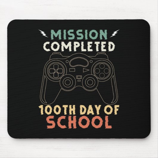 ゲーマーのための日100日の学校のおもしろいゲーマーの学生 マウスパッド (正面)