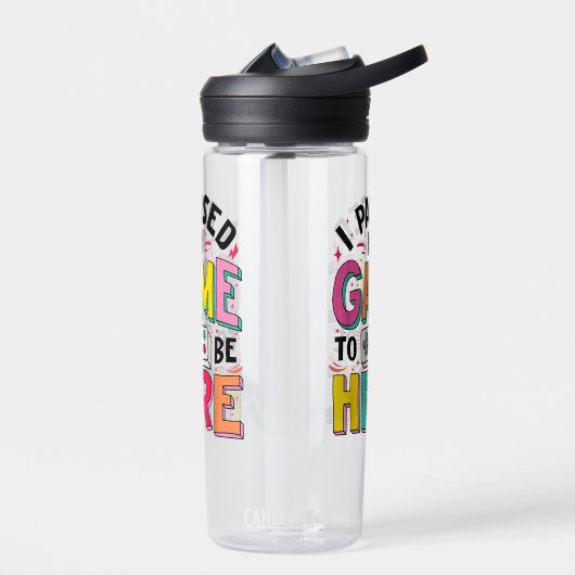 ゲーマーの女の子ここにビデオを見るために私のゲームを一時停止おもしろいした ウォーターボトル (左面)