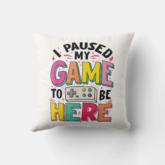 ゲーマーの女の子ここにビデオを見るために私のゲームを一時停止おもしろいした クッション (裏面)