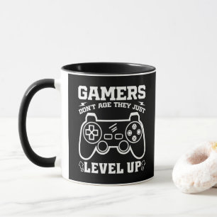ゲーマーは歳をとるのではなくレベルが上がる 誕生日ギフト マグカップ