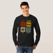 ゲーマースリープ食べVrリピートの皮肉レトロ Tシャツ (正面フル)