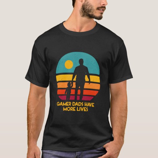 ゲーマーパパは残機が多い 父の日 ビデオゲーム Tシャツ (正面)