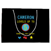 ゲーマーピクセルアーケードレベル最大5誕生日のお気に入り ラージペーパーバッグ (裏面)