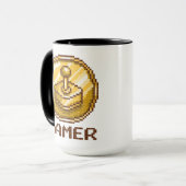 ゲーマーピクセルジョイスティックエンブレム – レトロゲーム マグカップ (正面左)