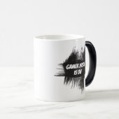 ゲーマーモードが白黒のマグカップに表示 モーフィングマグカップ (正面右)