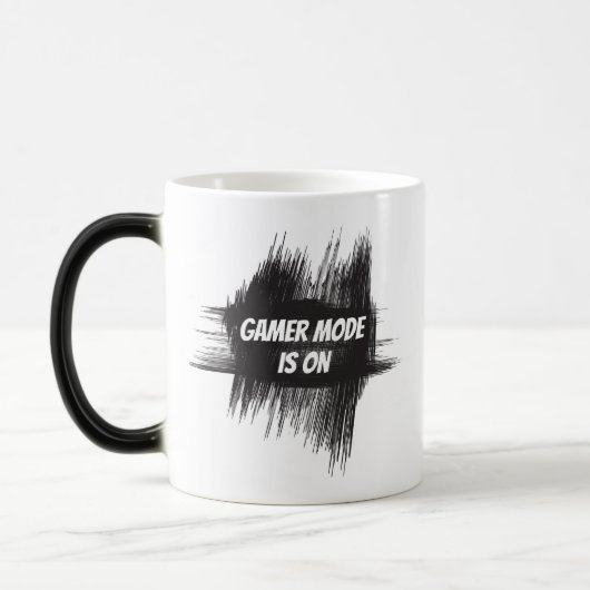 ゲーマーモードが白黒のマグカップに表示 モーフィングマグカップ (左)
