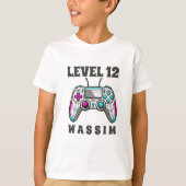 ゲーマーレベルアップ ゲームコントローラ 誕生日 Tシャツ (正面)