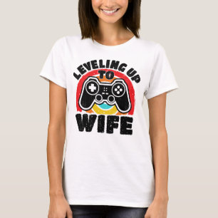 ゲーマー妻に昇格 新婚ゲーマーにレベルアップしました Tシャツ