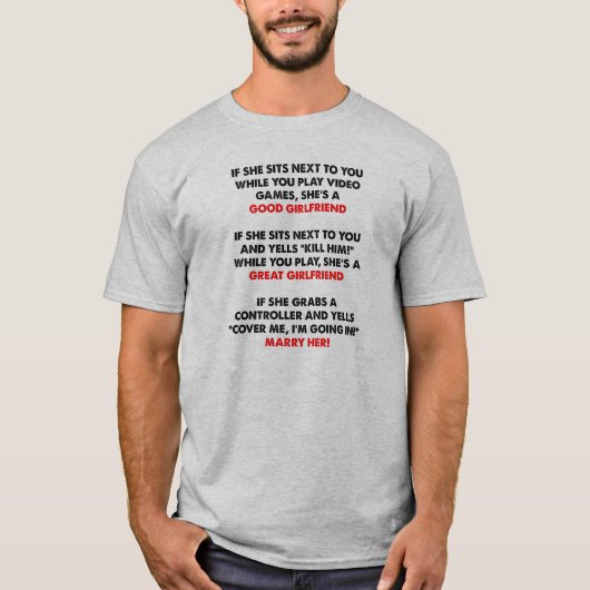 ゲーマー彼女の面白いTシャツ Tシャツ (正面)