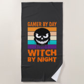 ゲーマー魔女ハロウィンリトロスカル ビーチタオル (正面)