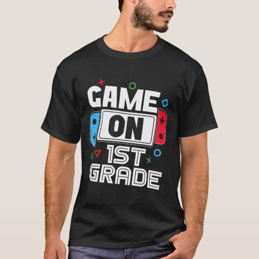 ゲーマーCkトゥースクール面白いゲーム1年生の子供の男の子 Tシャツ (正面)