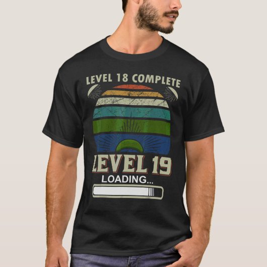 ゲーミング レベル18 完了 レベル19 読み込み中 Tシャツ (正面)