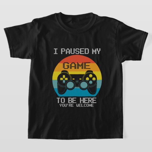 ゲームおもしろいゲーマーのワードアーユニセックストTシャツを一時停止 Tシャツ (レイダウン)