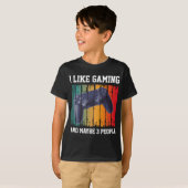 ゲームが好きでたまに3人と遊ぶ Tシャツ (正面フル)