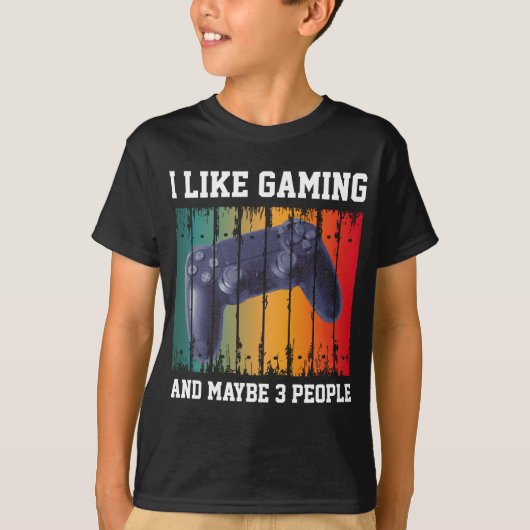 ゲームが好きでたまに3人と遊ぶ Tシャツ (正面)