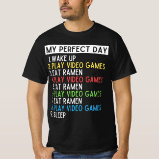 ゲームとラーメン好きおもしろいのビデオゲーム私の権利 Tシャツ