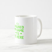 ゲームのネオンピクセルアートを一時停止 コーヒーマグカップ (正面右)