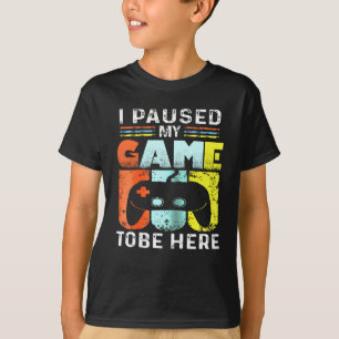 ゲームを中断してゲーマーの面白いシャツを着た Tシャツ