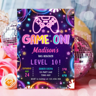 ゲームオンゲーマービデオゲームネオングローガール誕生日 招待状