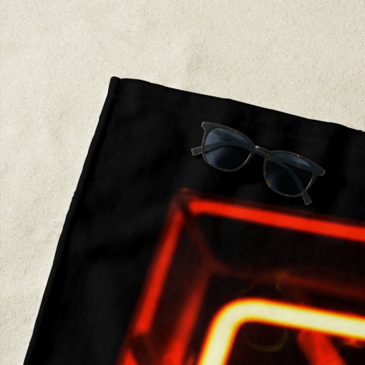 ゲームオンネオンサインスポーツゲーミングゲーマー ビーチタオル (インサイチュ)