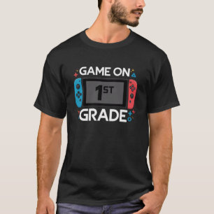 ゲームオンファーストグレード新学期ゲーマーおもしろい Tシャツ