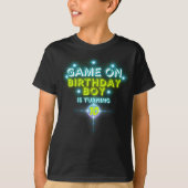 ゲームオンレーザーラベルブルーグリーンネオングロー誕生日 Tシャツ (正面)