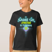 ゲームオンレーザーラベルブルーグリーンネオングロー誕生日 Tシャツ (正面)
