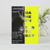 ゲームオン誕生日パーソナライズされたゲーマーレベルアップ 招待状 (スタンド正面)