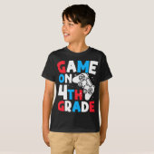 ゲームオン 4年生の誕生日ボーイゲーマー Tシャツ (正面フル)