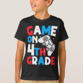 ゲームオン 4年生の誕生日ボーイゲーマー Tシャツ (正面)