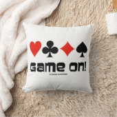 ゲームオン！4枚のカードがブリッジの姿勢にフィット クッション (ブランケット)