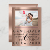 ゲームオーバー スキニー 面白い 結婚式の日付 カップル フォト ポストカード (正面/裏面)
