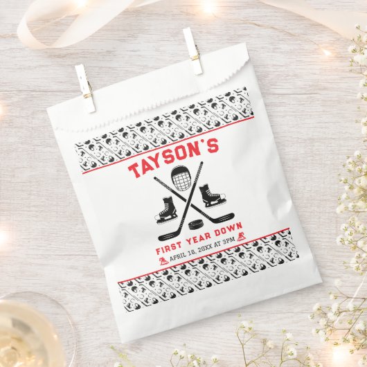 ゲームタイムホッケーの最初の誕生日パーティー フェイバーバッグ (クリップ留めされた状態)