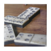 ゲームテーブルのドミノのドミノの木製の古いヴィンテージの演劇 タイル (正面)