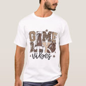 🏈✨ 「ゲームデー」な気分をフィールドに持ち込もう Tシャツ (正面)