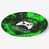 ゲーム用トラックの誕生日パーティーを開く ペーパープレート (アングル)