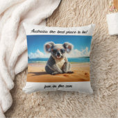 コアラが砂浜にいるオーストラリアが最高の場所！ クッション (ブランケット)