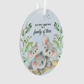 コアラが3人の家族として初めてのクリスマスを背負う オーナメント (正面)