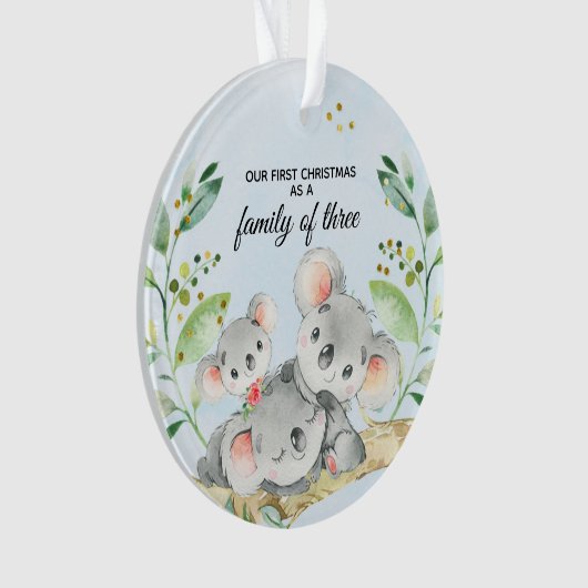 コアラが3人の家族として初めてのクリスマスを背負う オーナメント (正面)