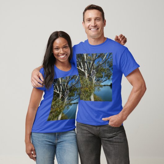 コアラはガムの木で眠っていた。 Tシャツ (ユニセックス)