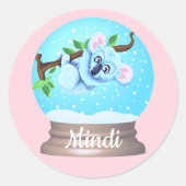 コアラは可愛いスノーグローブピンクガーリー色 ラウンドシール (正面)