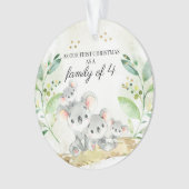 コアラは家族4人の初めてのクリスマスを持っている オーナメント (正面)