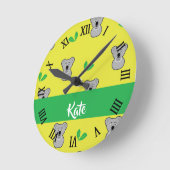 コアラは黄色い柄 ラウンド壁時計 (傾斜)