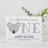 コアラターニングカワイイ動物初誕生日 招待状 (スタンド正面)