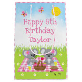 コアラベアーズピクニックピンクジンガムハッピーバースデー ミディアムペーパーバッグ (裏面)