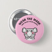 コアラ衣服マスクと手を洗う 缶バッジ (正面&裏面)