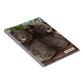 コアラ・ジョイス・バイオレットと崩れ落ちたノート ノートブック (右側)