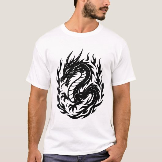 コイル状の炎竜タトゥースタイル Tシャツ (正面)
