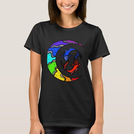 コイ日本の魚と虹Cの三日月 Tシャツ (正面)
