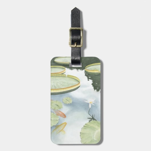 コイ池 – 魚とユリの反射 ラゲッジタグ (正面縦)
